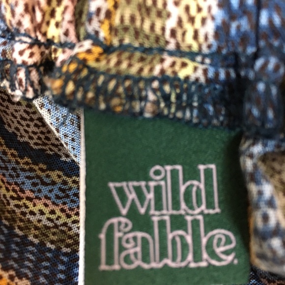 Striped Sleeveless Deep V-Neck Halter Jumpsuit - Picture 6 of 7